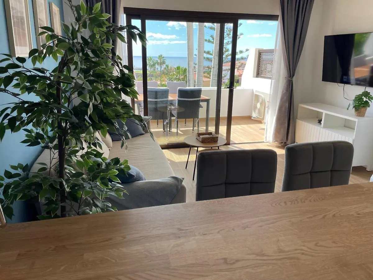 Breathtaking Ocean View, Adult And Kids Pools & Fiber Wi-Fi Apartment San Miguel de Abona