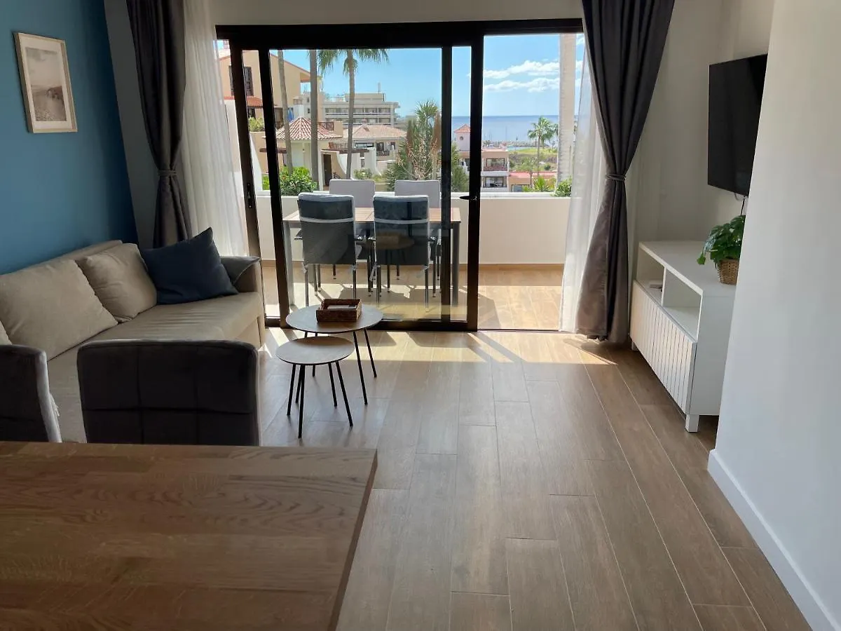 Breathtaking Ocean View, Adult And Kids Pools & Fiber Wi-Fi Apartment San Miguel de Abona