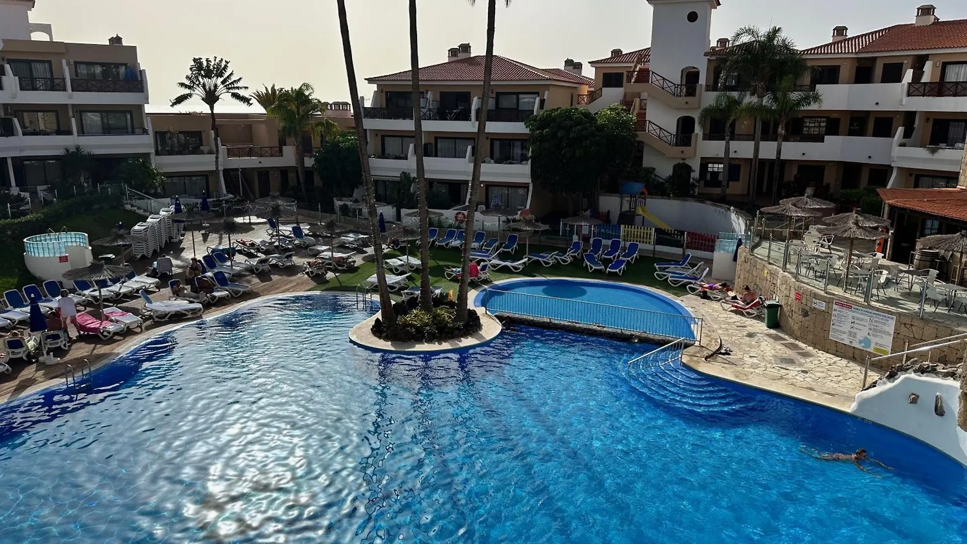 Breathtaking Ocean View, Adult And Kids Pools & Fiber Wi-Fi Apartment San Miguel de Abona